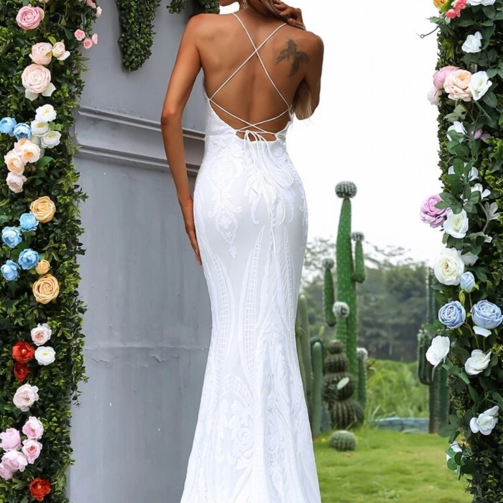 White long mermaid sequence dress